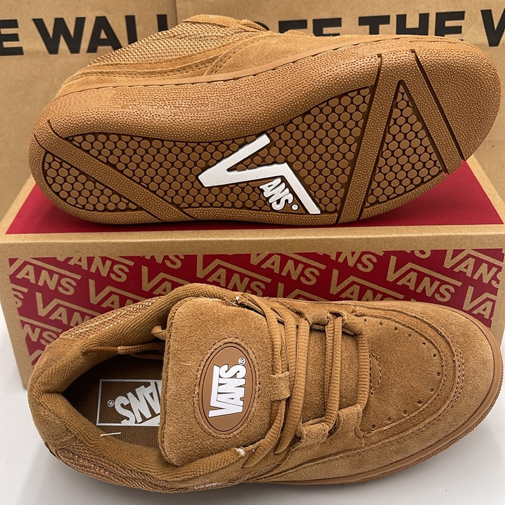 Vans WMNS Speed Ls Chipmunk Mono
VN000CTNGWT Sneakers - Picture 4 of 16